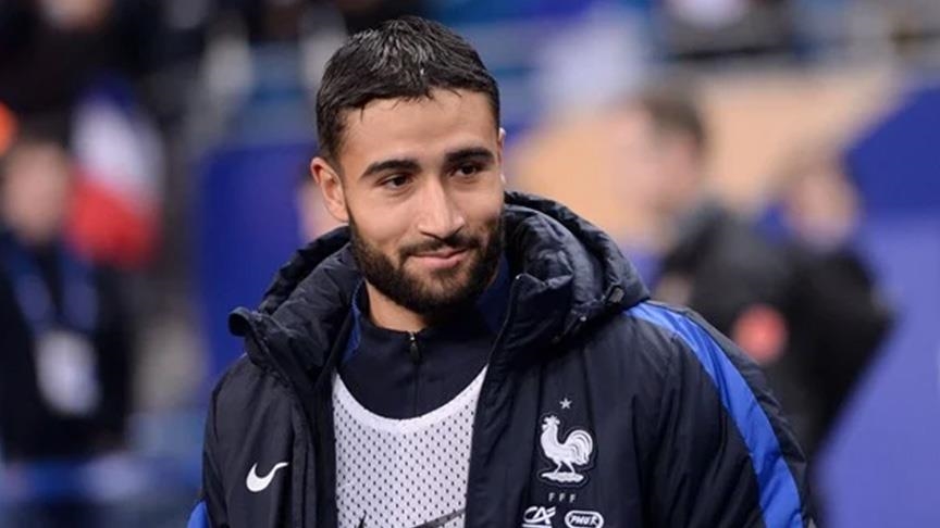 نبيل فقير يتبرع بخاتم مونديال 2018 لمنكوبي ليبيا والمغرب