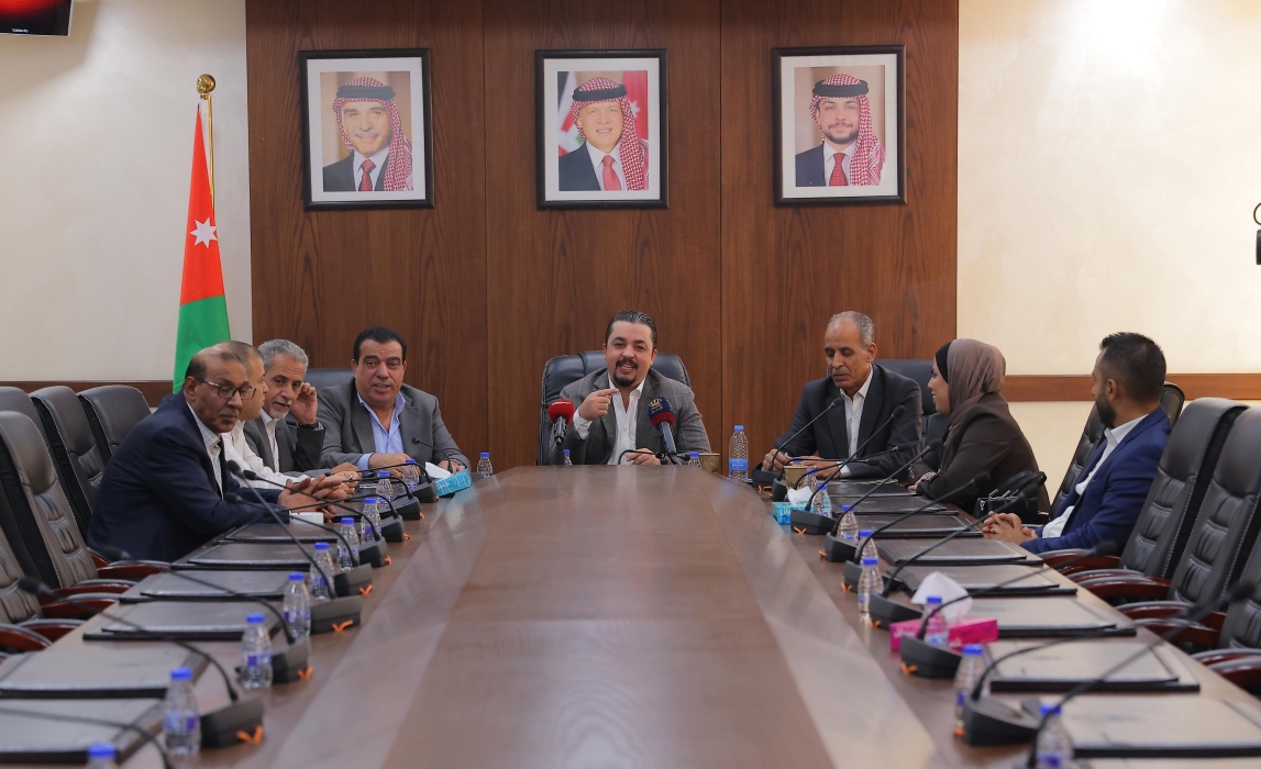 المستقبل النيابية تعلن ترشيح الصفدي لرئاسة النواب