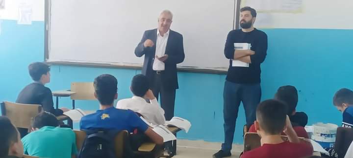 مدير الشؤون التعليمية يزور مدرسة عمر بن الخطاب الأساسية للبنين في لواء الكورة.