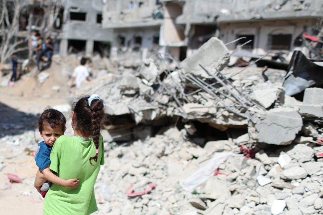 مسؤولًا طبيًا فلسطينيًا:الكثير من  أطفال غزة  فقدوا عائلاتهم