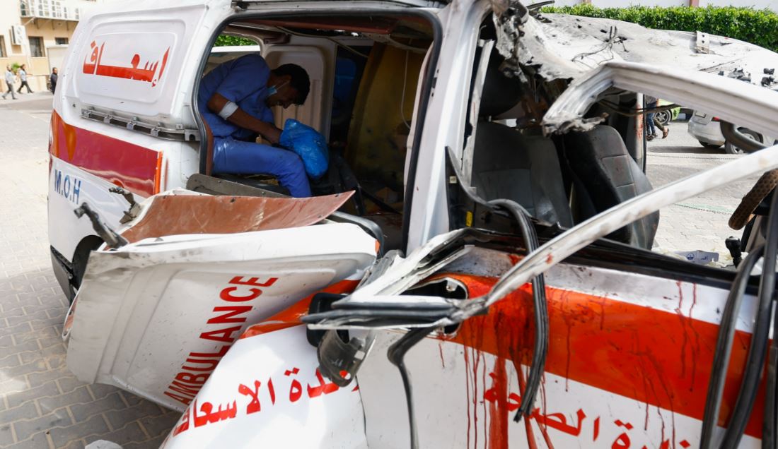 قوات الاحتلال دمرت 23 سيارة إسعاف منذ بدء العدوان وقصفت 15 مستشفى في قطاع غزة