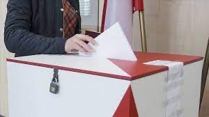 البولنديون يتوجهون إلى صناديق الاقتراع لانتخاب برلمان جديد