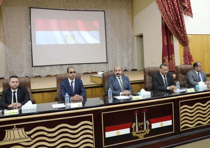 محافظ أسوان يشهد إفتتاح فعاليات مبادرة سلامتك تهمنا لنشر وترسيخ ثقافة السلامة والصحة المهنية