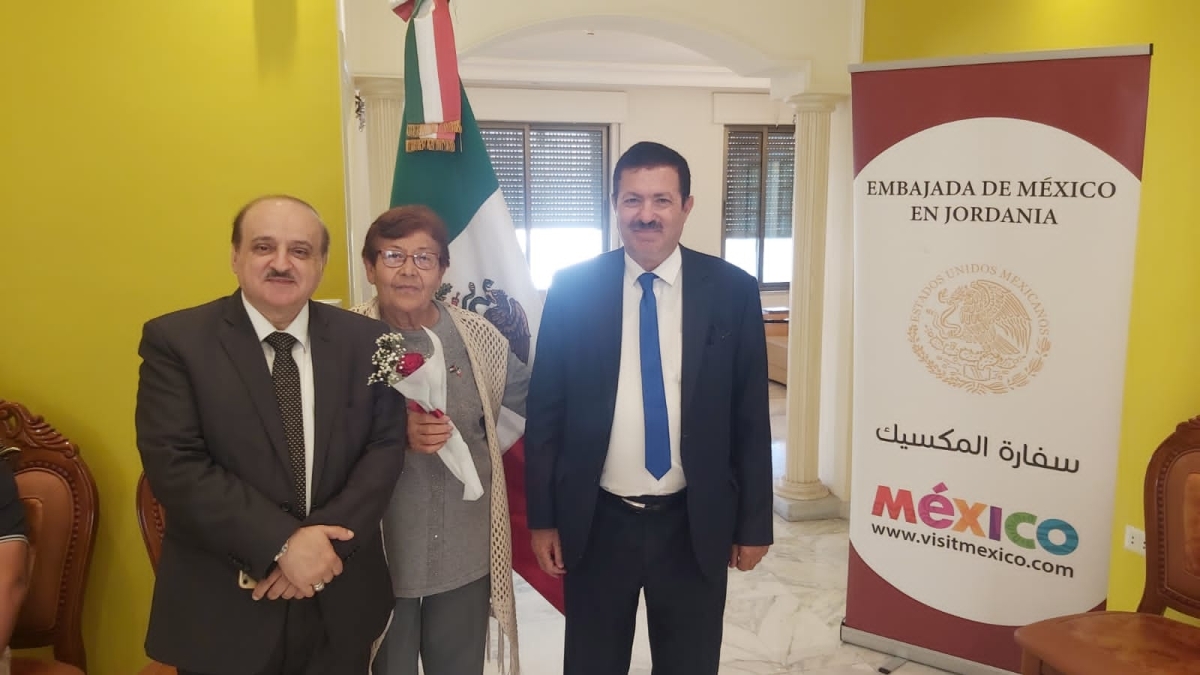 عوجان والعرموطي  يلتقي بالمهجرين المكسكيين الذين تم ترحيلهم إلى عمان ... صور وفيديو
