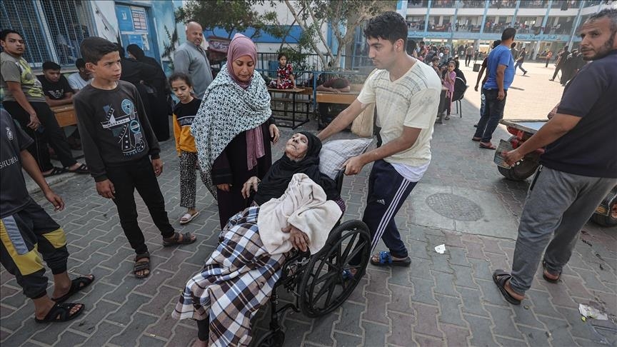 حماس تطالب أونروا بعدم إخلاء 5 مدارس في غزة من النازحين