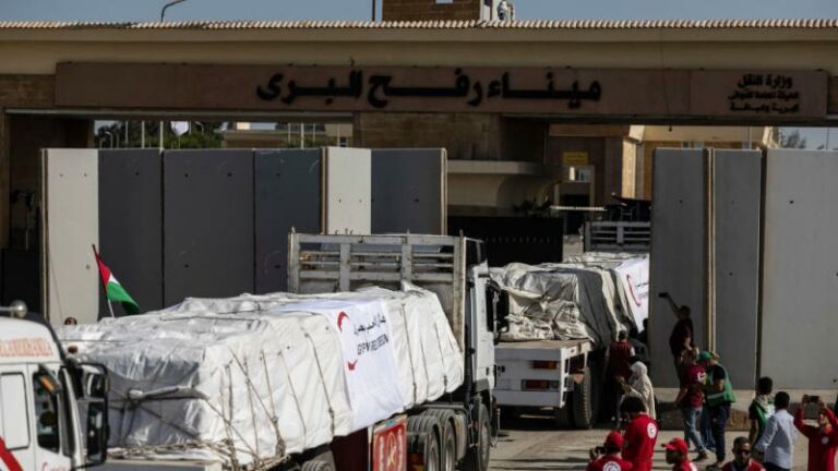 الأونروا في غزة تتسلم 20 شاحنة محملة بالمساعدات الإنسانية