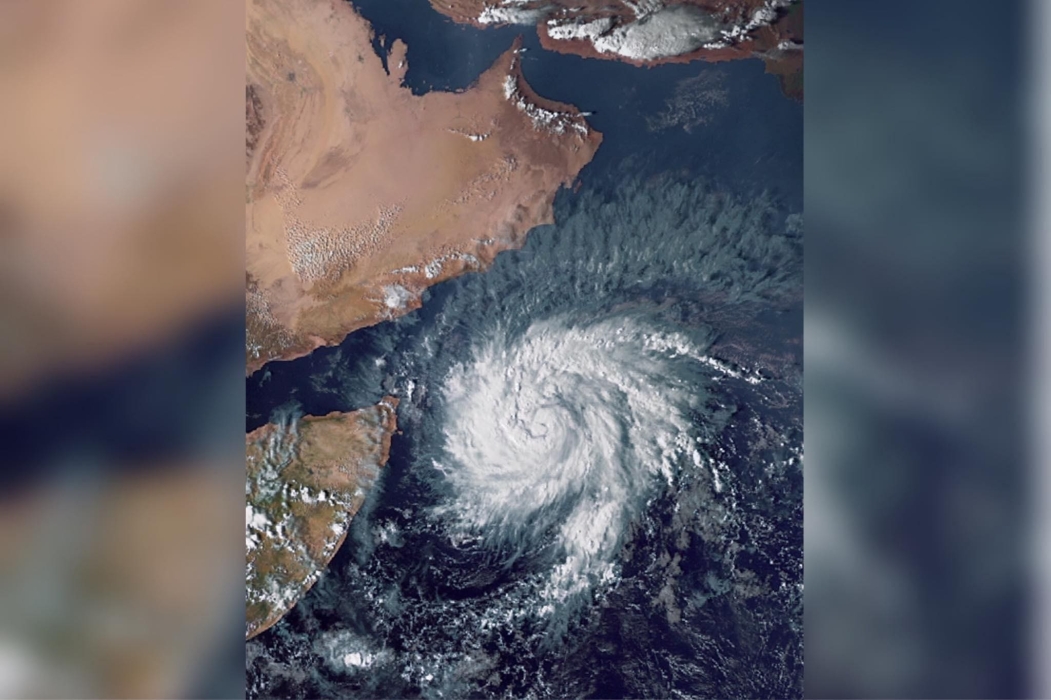 أمطار غزيرة وسيول جارفة.. دول عربية مهددة بالإعصار تيج