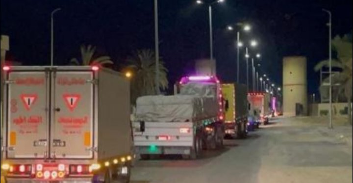 دخول 15 شاحنة مساعدات جديدة إلى قطاع غزة