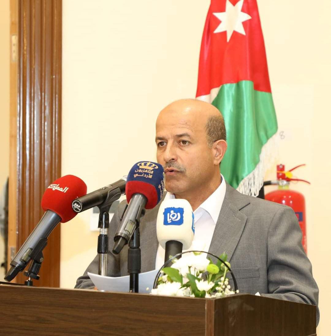 من علمني حرفا...الجيش ...سنبدأ بالصفحة الأولى والباقي يأتي تباع....