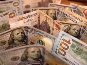 الفجوة تتسع في سعر الدولار.. ماذا يحدث للجنيه المصري؟