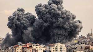وسائل إعلام فلسطينية: قصف مدفعي جنوني على طول الشريط الحدود شرق غزة