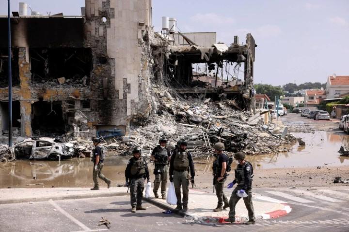 كتائب القسام تقصف عسقلان برشقة صاروخية