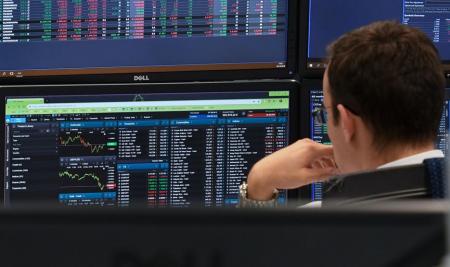 انخفاض مؤشرات الأسهم الأميركية أكثر من 350 نقطة