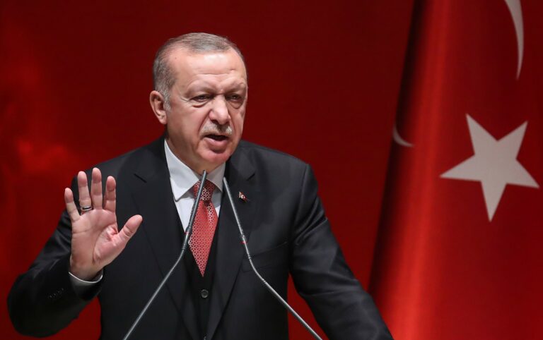 أردوغان: على إسرائيل الخروج من حالة الجنون ووقف هجماتها على غزة