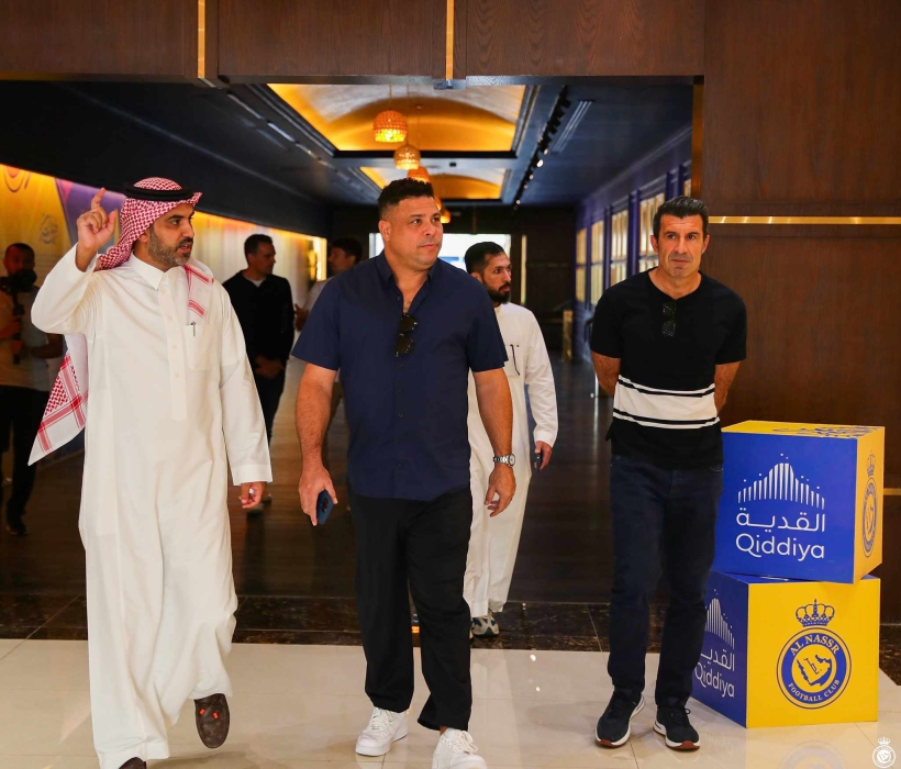 النصر السعودي يستقبل البرازيلي  رونالدو ولويس فيجو...صور