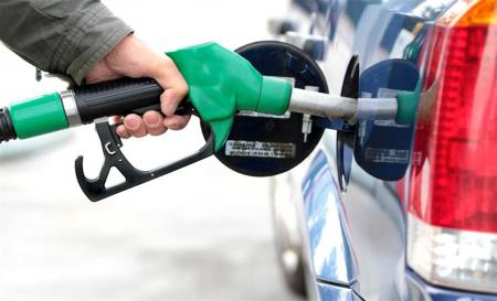 ترجيح تخفيض سعر البنزين الشهر المقبل