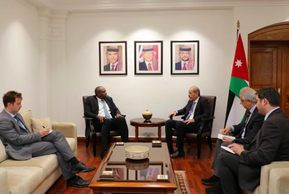 الصفدي ونظيره في حكومة الظل البريطانية: تكثيف الجهود لوقف الكارثة الإنسانية