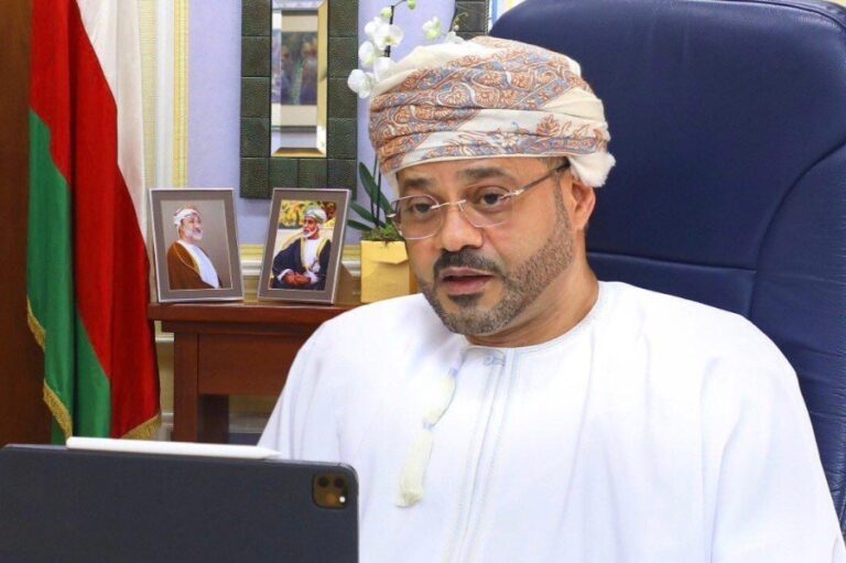 وزير خارجية عُمان يدعو المجتمع الدولي لمحاكمة الاحتلال