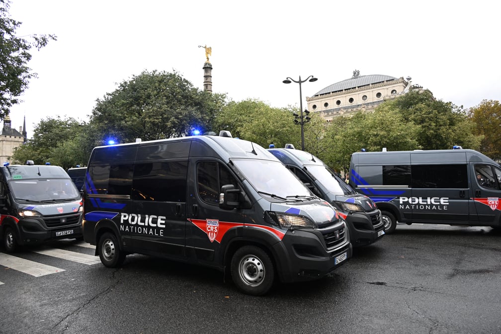 الشرطة الفرنسية تفتح النار على امرأة أطلقت تهديدات في محطة قطار