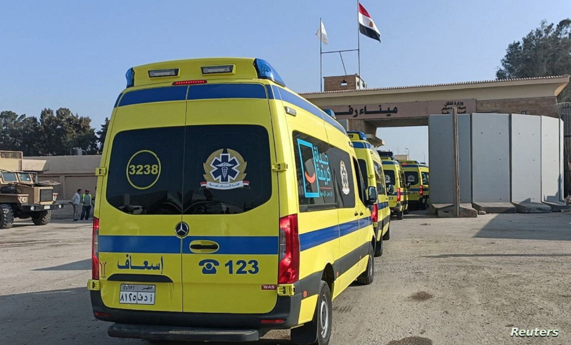 جرحى وحملة جوازات أجنبية يغادرون غزة
