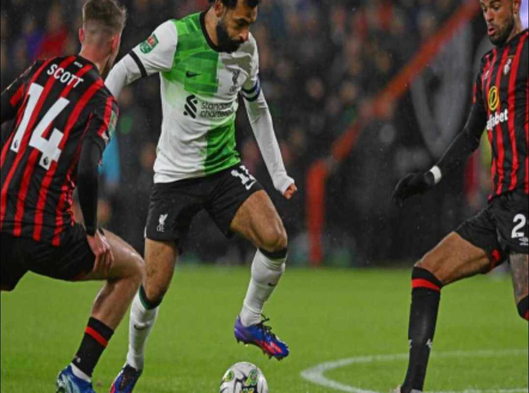 صلاح يرتدى شارة قيادة ليفربول أمام بورنموث كأس الرابطة
