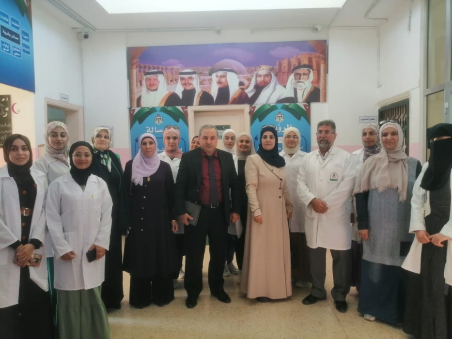 المومني ينفذ زيارة تفقدية ضمن مبادرة (لمدرستي أنتمي) ...صور