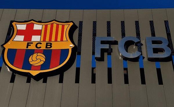 ويفا يفرض غرامة على برشلونة لانتهاكه قواعد الرقابة المالية