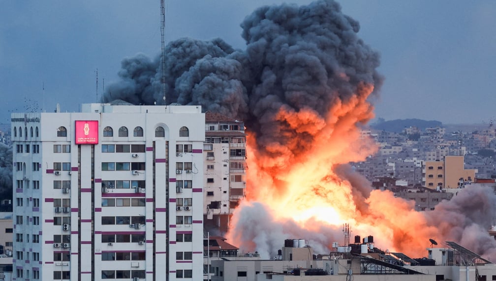 استشهاد 21 فلسطينيا من عائلة أبو حصيرة في غارة إسرائيلية