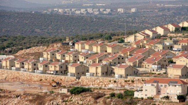 وزير إسرائيلي يطلب إقامة مناطق عازلة حول مستوطنات الضفة