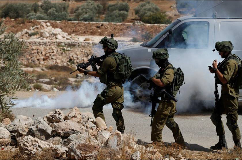 استشهاد فلسطيني وإصابة اثنين شمال الخليل