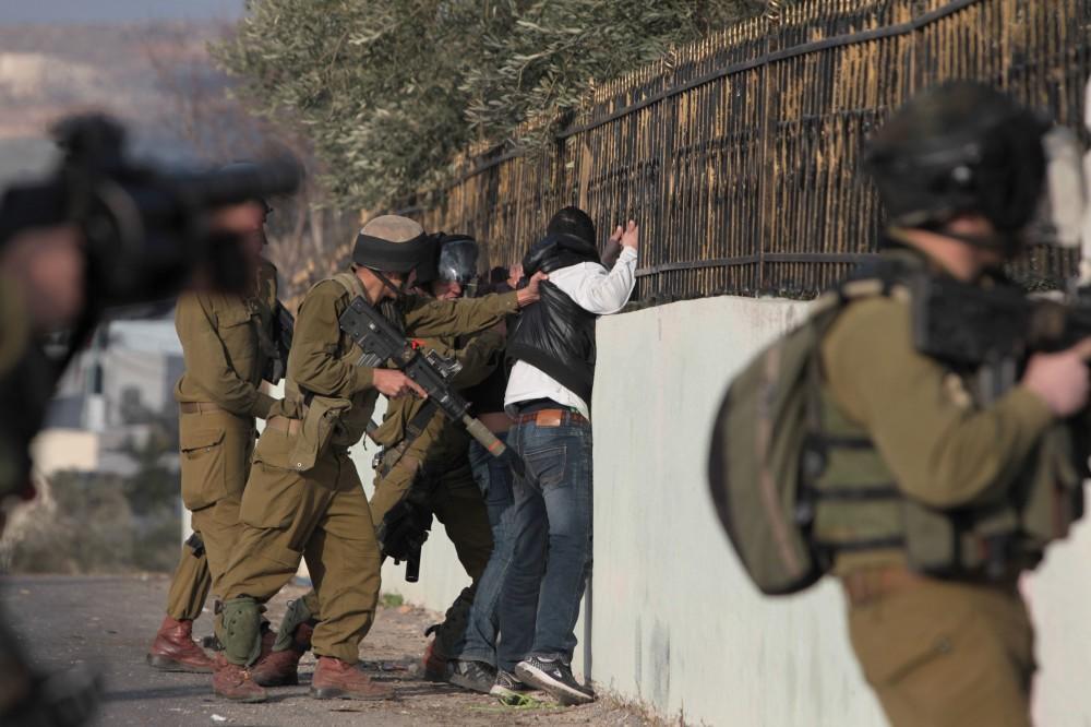 اعتقال 2200 فلسطيني في الضفة منذ طوفان الاقصى