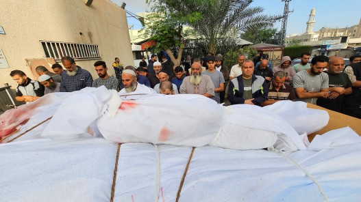 بساتين وملاعب تتحول إلى مقابر للشهداء في قطاع غزة
