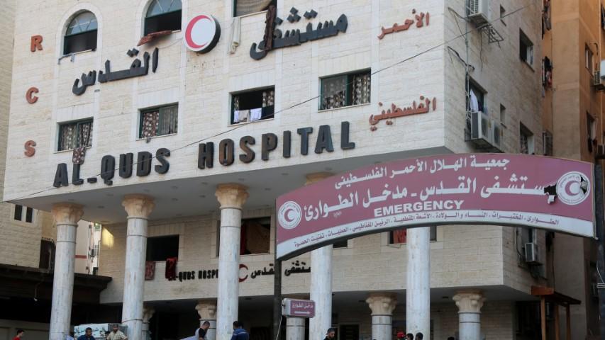 دبابات الاحتلال تقصف غرفة العناية المركزة بمستشفى القدس