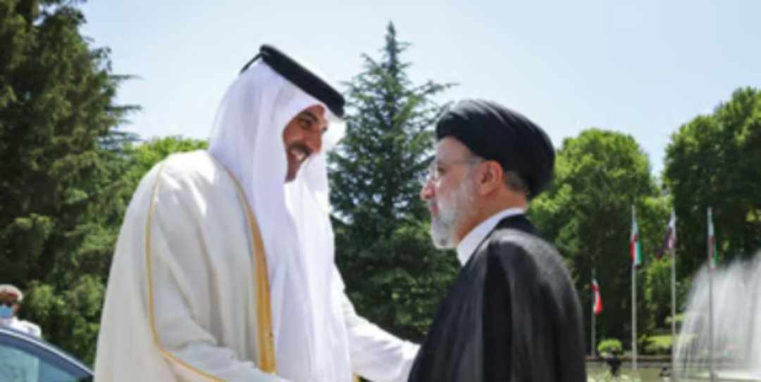 أمير قطر يستعرض مع الرئيس الإيراني سبل دعم علاقات البلدين