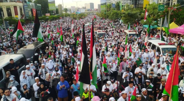 مظاهرة حاشدة في إندونيسيا تنديدا بالعدوان على غزة