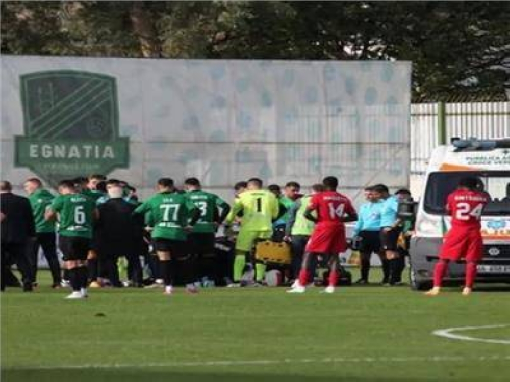 وفاة لاعب منتخب غانا على أرضية الملعب
