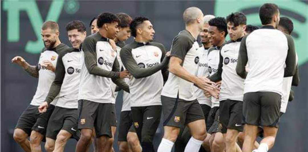 ليفاندوفسكي يقود التشكيل المتوقع لبرشلونة أمام ألافيس