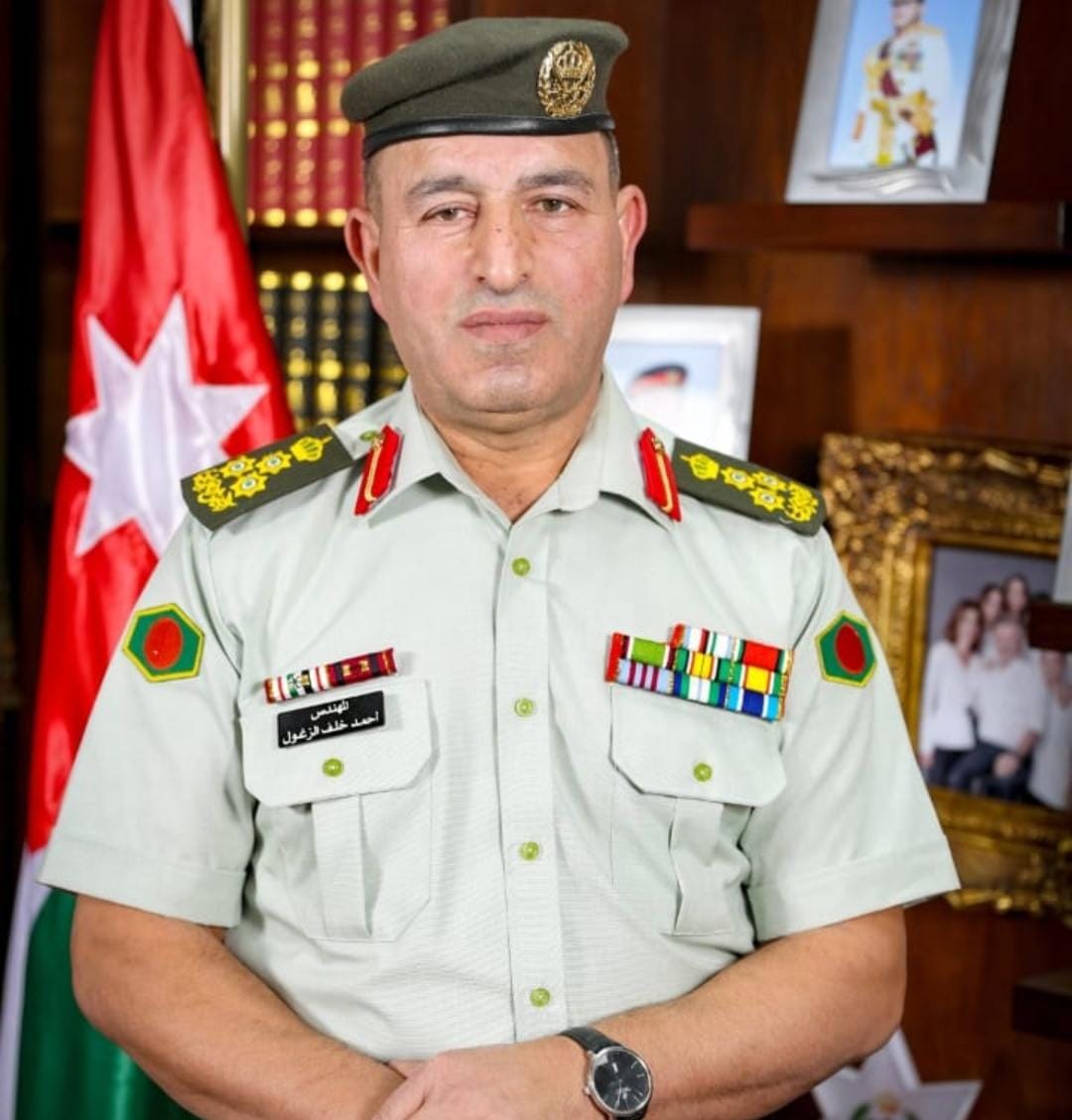 الطيب يهنى العميد المهندس أحمد الزغول بالترفيع