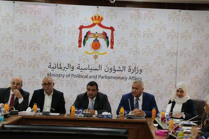 الخريشا  :الحكومة تولي اهتماما بضرورة الحوار مع الاحزاب السياسية
