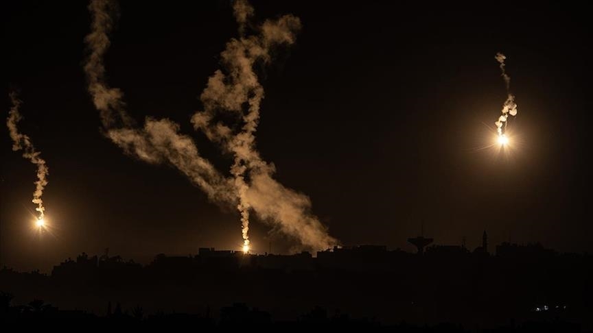 الجيش الإسرائيلي يغير على شمال ووسط قطاع غزة