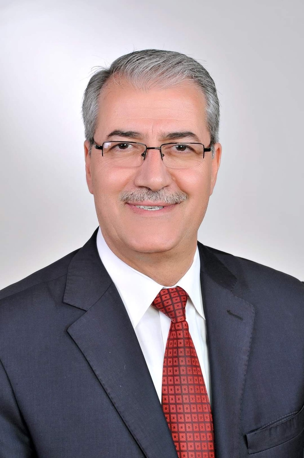 البطاينة يستقيل من الميثاق الوطني