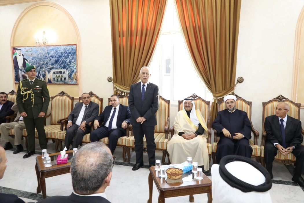 مندوبًا عن الملك وولي العهد... العيسوي يعزي عشيرتي القطيشات والخليفات