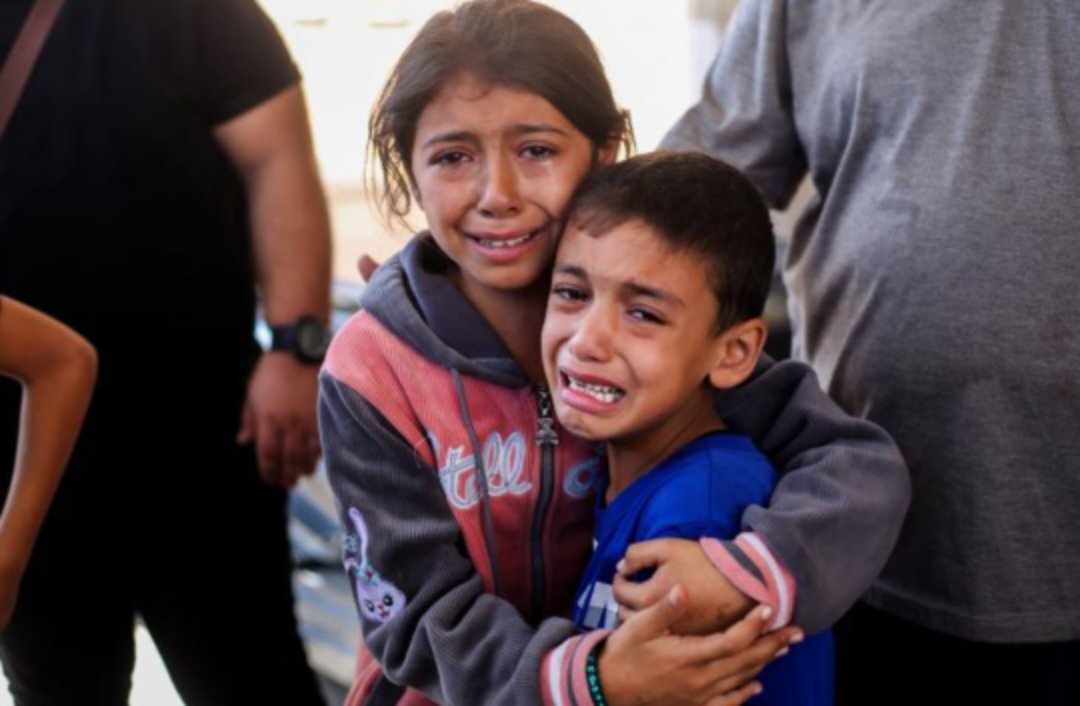 أطفال غزة المنسيون تحت القصف الإسرائيلي المستمر... في اليوم العالمي للطفل