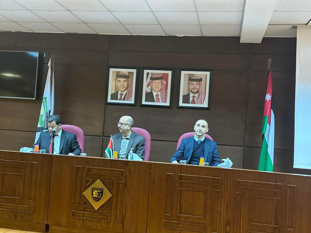 حوارية في كلية عمان الجامعية  احداث غزة وتداعياتها