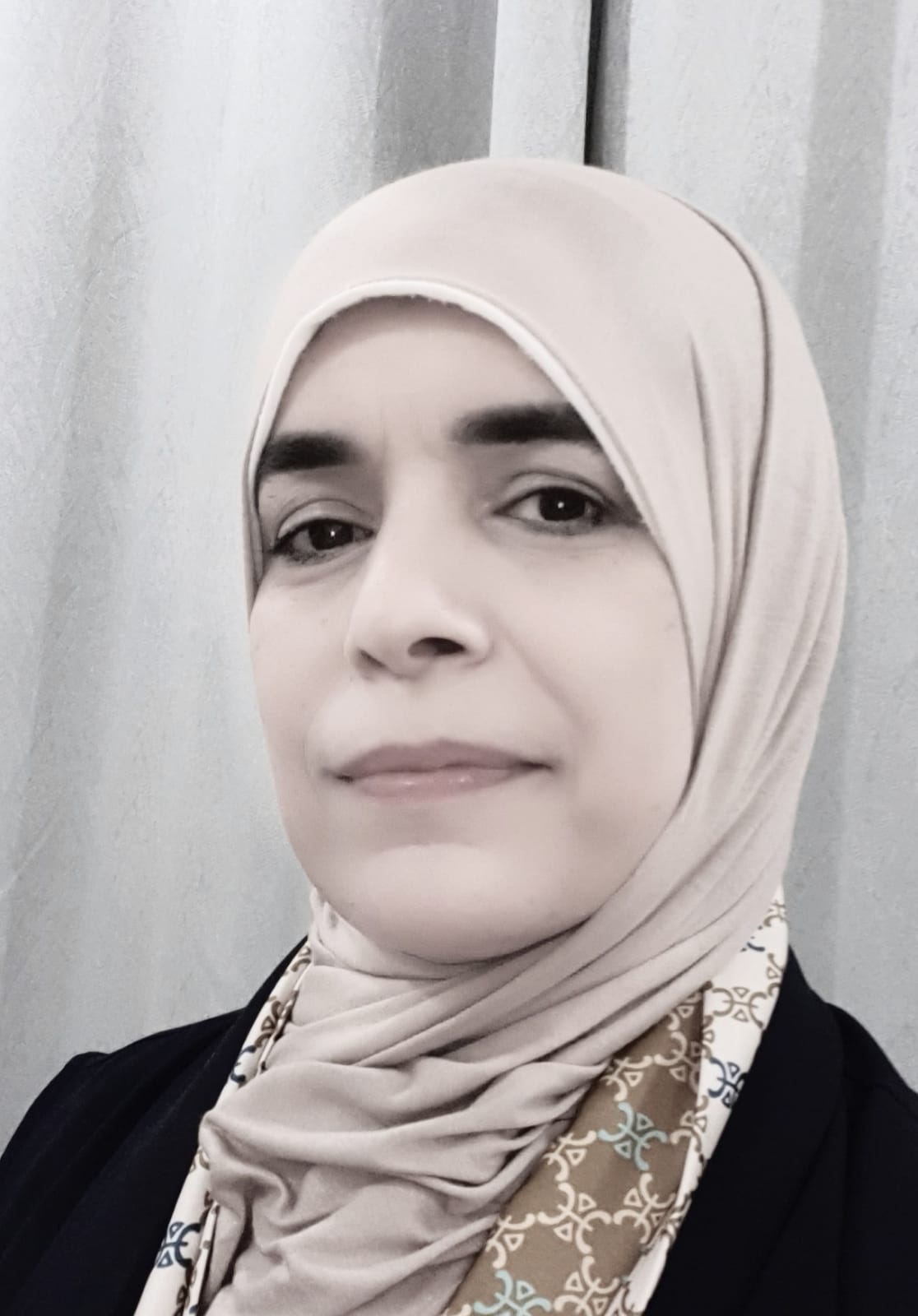 العبور على طائرة من ورق لزينب السعود..