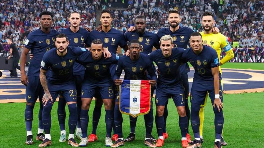 فرنسا تكتفي بالتعادل مع اليونان في ختام تصفيات يورو 2024