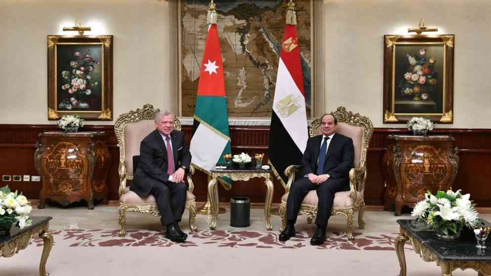 الملك والسيسي يرحبان بالهدنة الإنسانية
