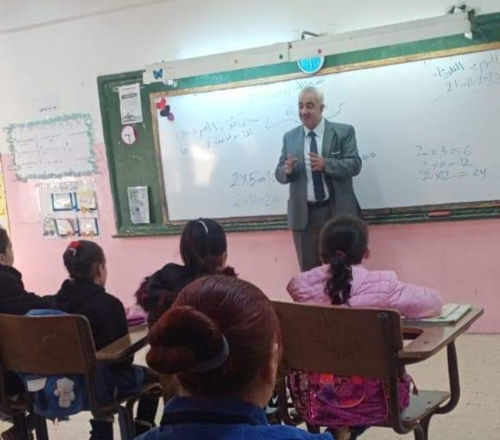 مدير الشؤون التعليمية في لواء الكورة يزور مدرسة جديتا الثانوية للبنات.