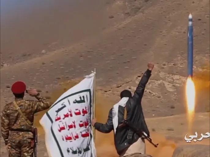 الحوثيون يقصفون ام الرشاراش المحتلة بصواريخ مجنحة