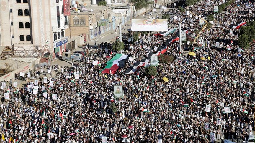 آلاف اليمنيين يتظاهرون بعدة محافظات دعما لغزة
